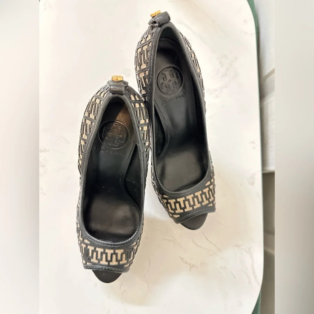 NWOT! Tory Burch Black/Beige Monogram Peep-Toe Pumps!!